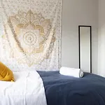 公寓 Cozy 5br,sleeps 12, Driveway, Netflix, White Rose Centre 利兹