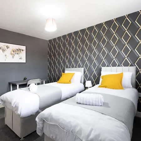 Apartment Large 5bdr Townhouse Sleeps 12 Near Free Parking Leeds (West Yorkshire)