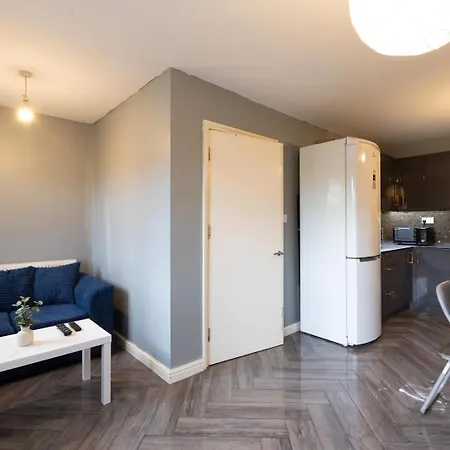 Apartment Large 5bdr Townhouse Sleeps 12 Near Free Parking Leeds (West Yorkshire)