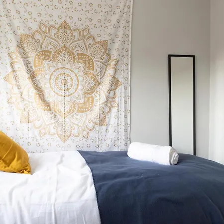 Apartment Large 5bdr Townhouse Sleeps 12 Near Free Parking Leeds (West Yorkshire)