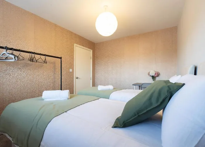 Cozy 5br 10 Beds Driveway Netflix Leeds (West Yorkshire)