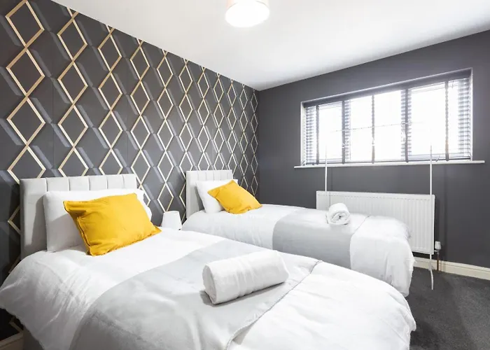 Large 5bdr Townhouse Sleeps 12 Near Free Parking Apartment