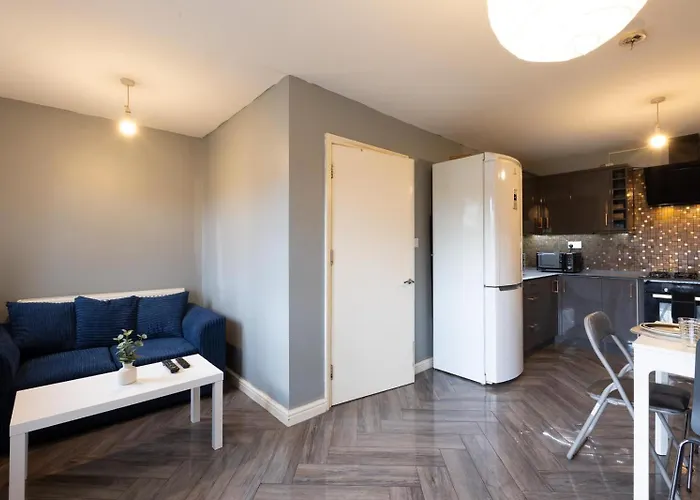 Apartment Large 5bdr Townhouse Sleeps 12 Near Free Parking Leeds (West Yorkshire)