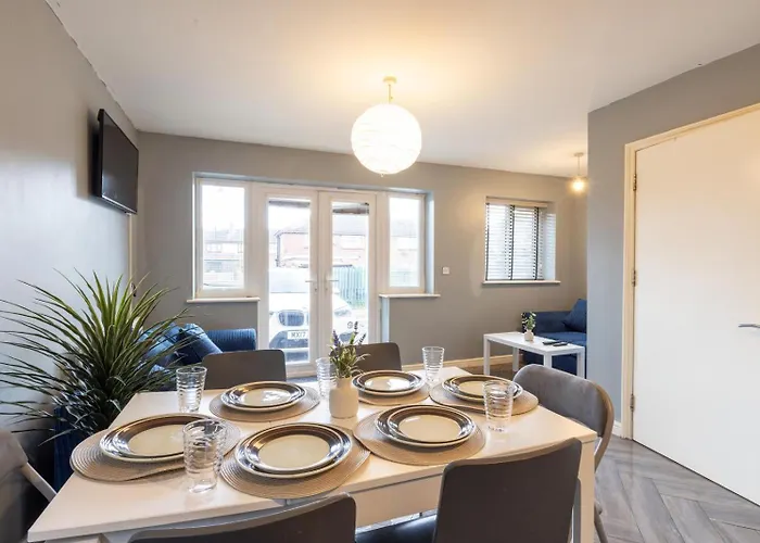 Large 5bdr Townhouse Sleeps 12 Near Free Parking Apartment