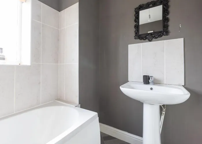 Large 5bdr Townhouse Sleeps 12 Near Free Parking Apartment *