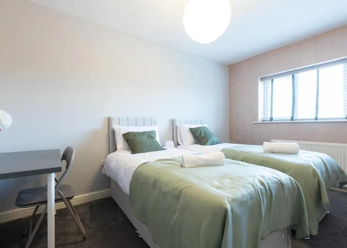 Apartment Large 5bdr Townhouse Sleeps 12 Near Free Parking Leeds (West Yorkshire)