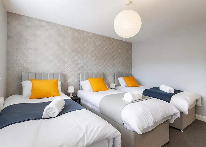 Large 5bdr Townhouse Sleeps 12 Near Free Parking *